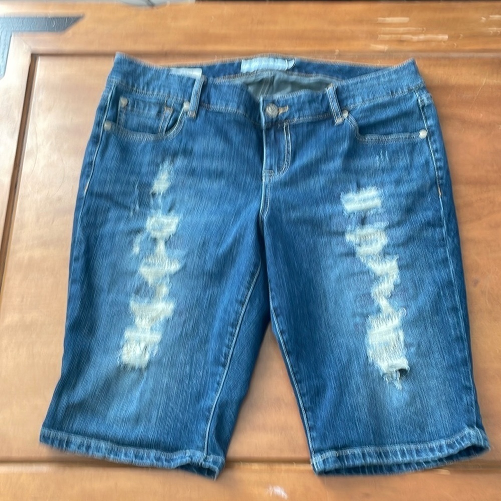 Torrid Boyfriend Distressed Bermuda Shorts Size 12